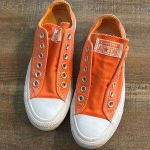 Chuck Taylor Converse lace less